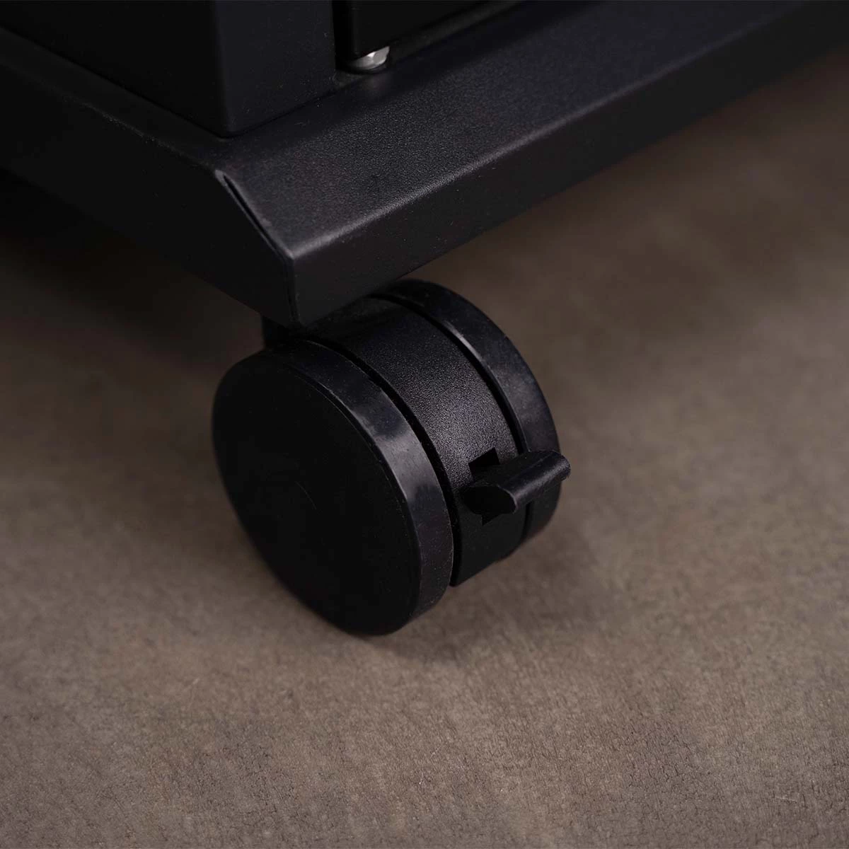 SANTOS S-418 All Black | Seiten- & Heckbrenner | Komplett Schwarz Inkl. Drehspieß, Rostheber & Silikonablage 2 SANTOS S-418 All Black | Seiten- & Heckbrenner | Komplett Schwarz Inkl. Drehspieß, Rostheber & Silikonablage – Bild 2